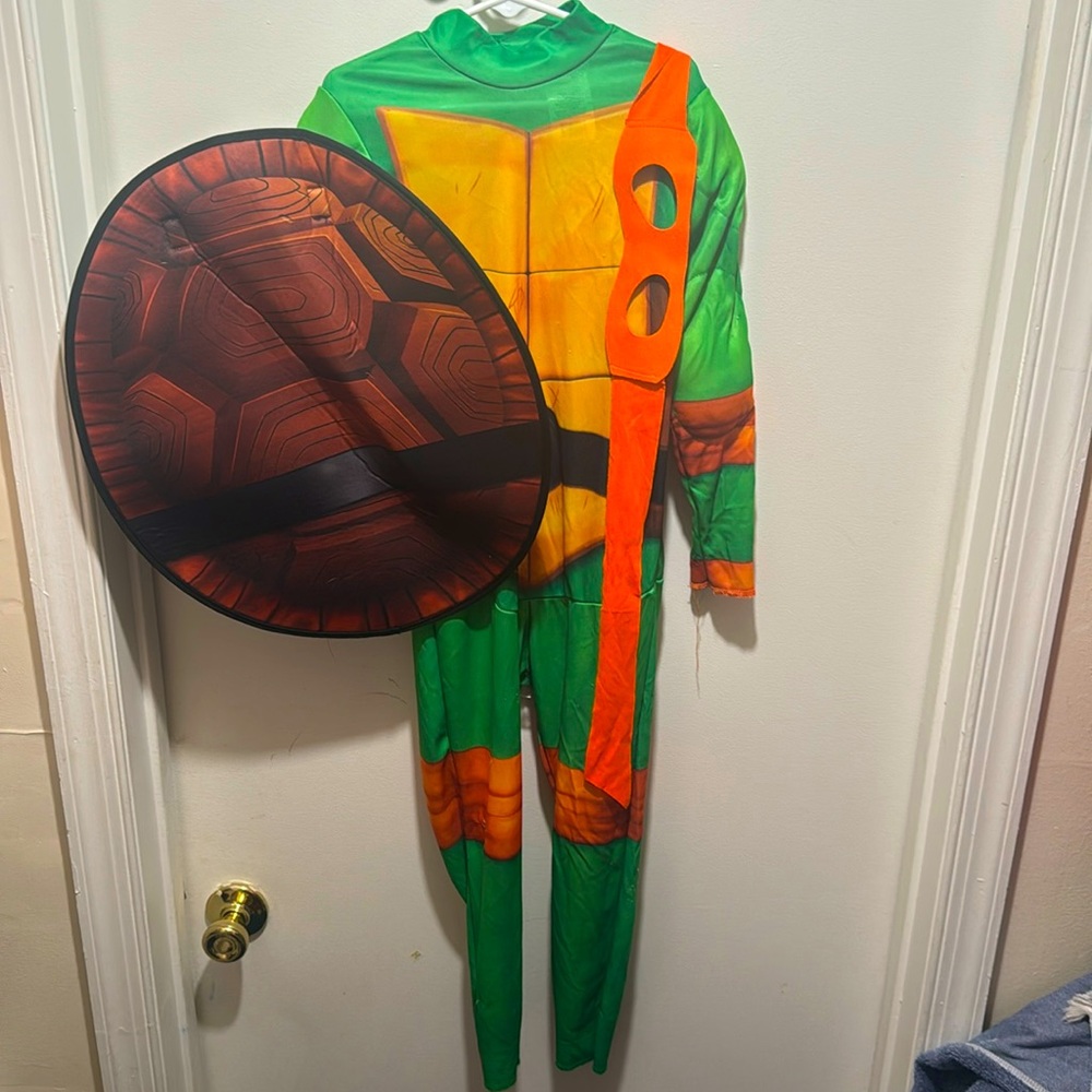 Ninja turtle (Michelangelo) Halloween costume size small 6/7.